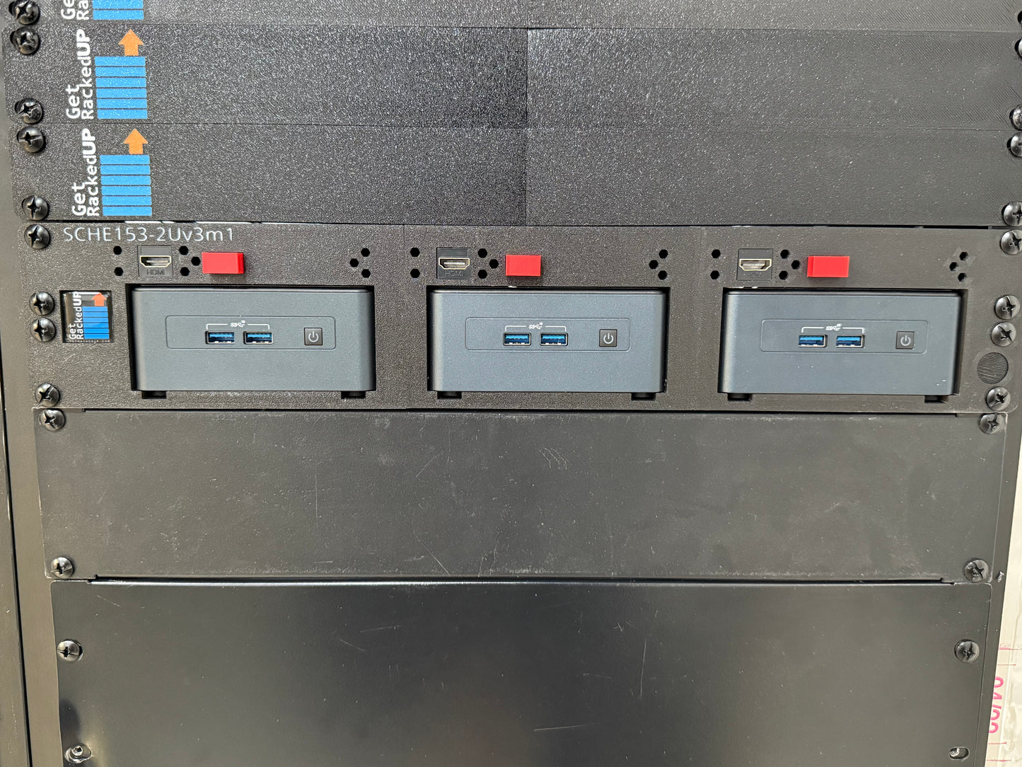 SCHE15302Uv3m1 – 2U Rackmount Chassis for Scale Computing HE153 Nodes